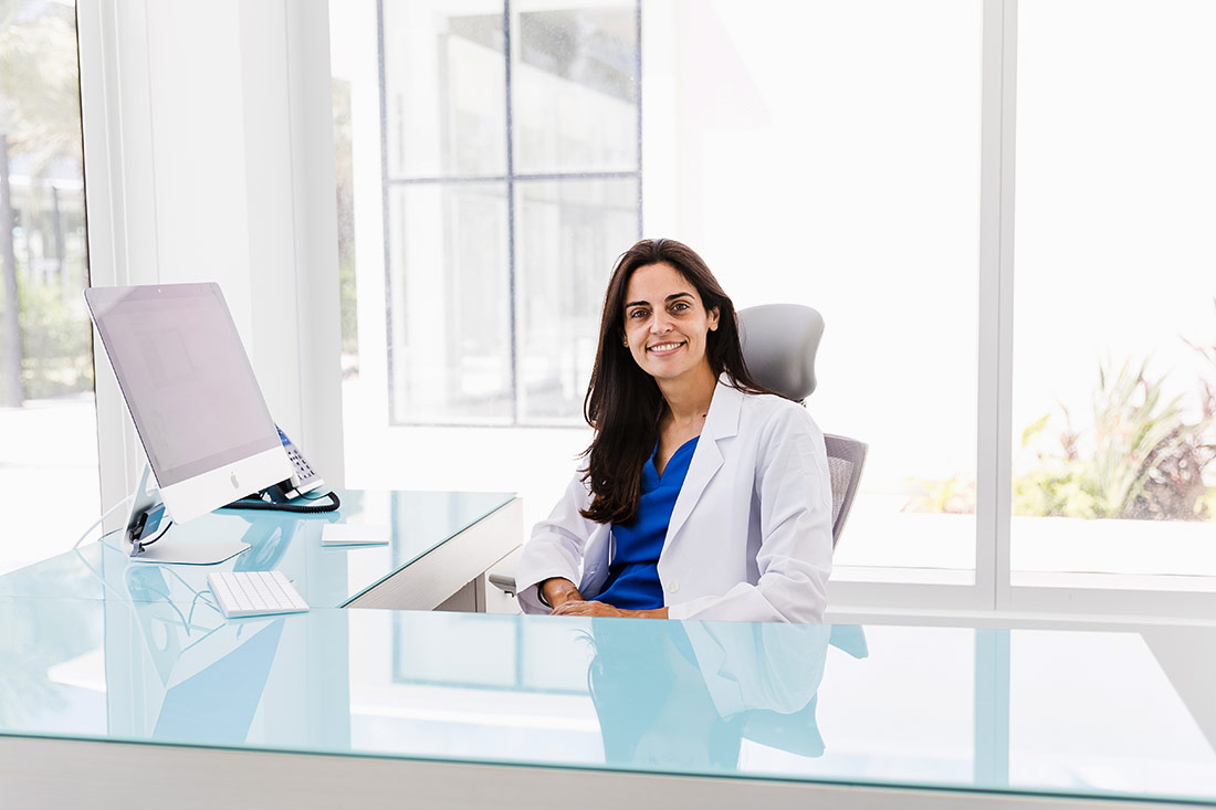 dr-rebeca-de-miguel-medical-director-and-dermatologist-derma-clinic-1
